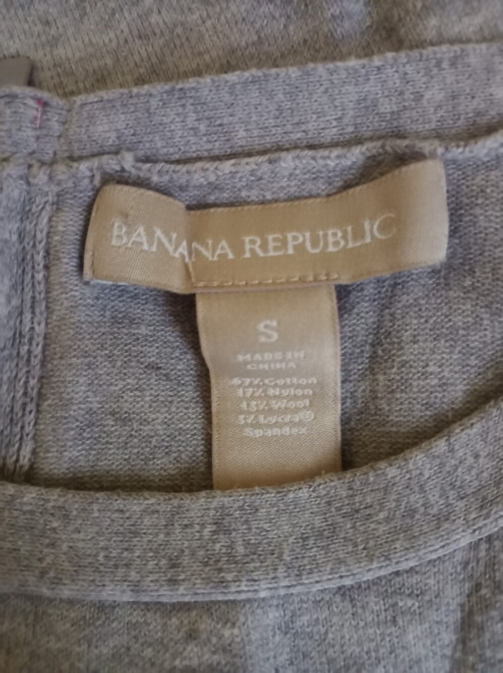 Gray Banana Republic Sweater with pink zipper down back, size small - Picture 3 of 3
